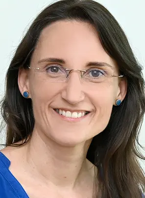  Christin Camia