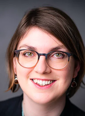  Barbara Henning